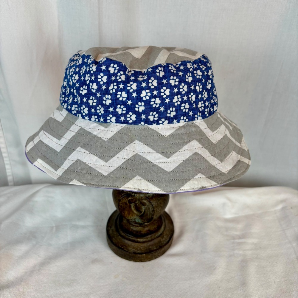 Handmade Reversible Bucket Hat Cat Print Chevron Paw Prints Sun Hat NEW 22" - Picture 2 of 6